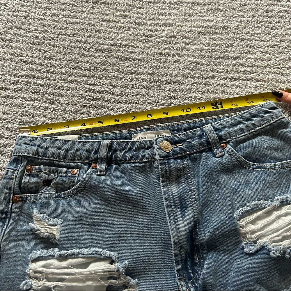 Almost Famous High Rise Distressed Denim Short Shorts Size 9 Y2K - Picture 5 of 9